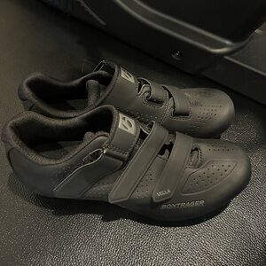 Bontrager Vella Women’s Road & Indoor Cycling shoe size 6.5 great condition!